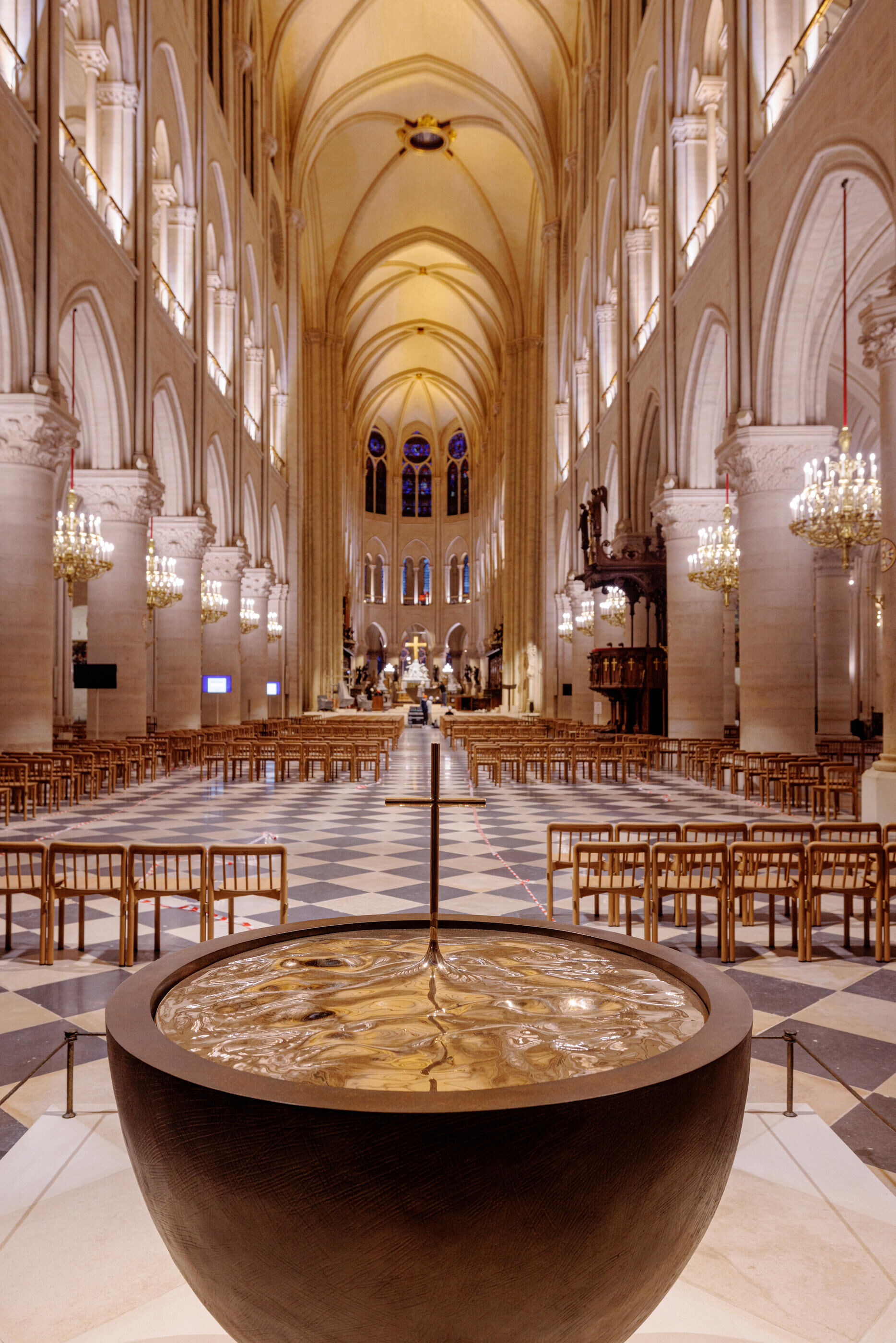 Création autel Notre Dame de Paris Fonderie Barthélémy Art à Crest