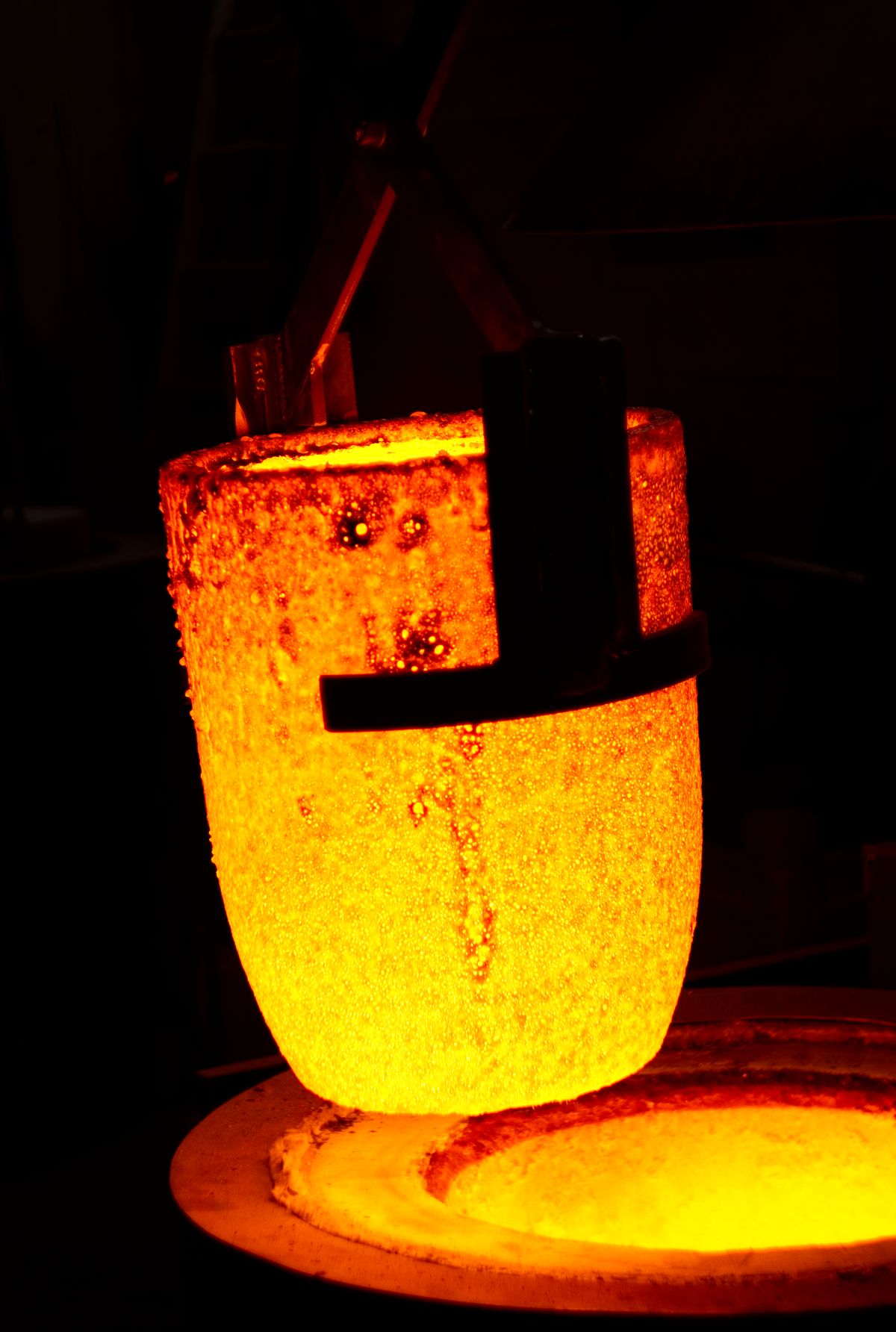 Coulée du bronze en fonderie d'Art à Crest